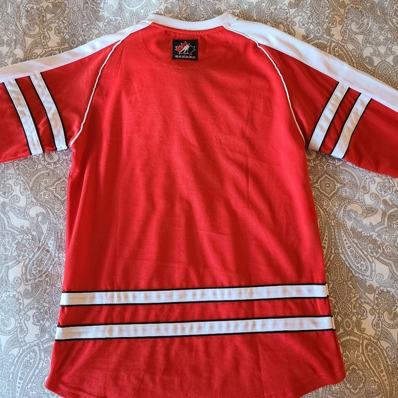 Canadian Hockey jerseys - Picture 3 of 3